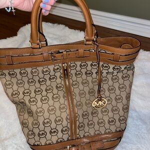NEW Michael Kors Signature Kingsbury Large Brown Leather and Canvas Tote